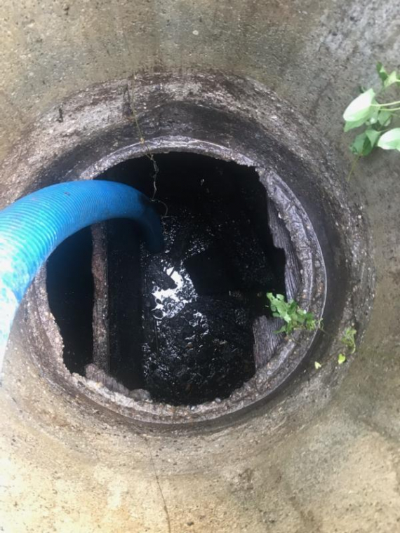 Vidange et nettoyage d'une fosse septique à Bouloc, Garidech, AB ASSAINISSEMENT EXPRESS